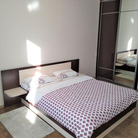 2 Bedrooms Apartment 150M From Opera House Leópolis Exterior foto